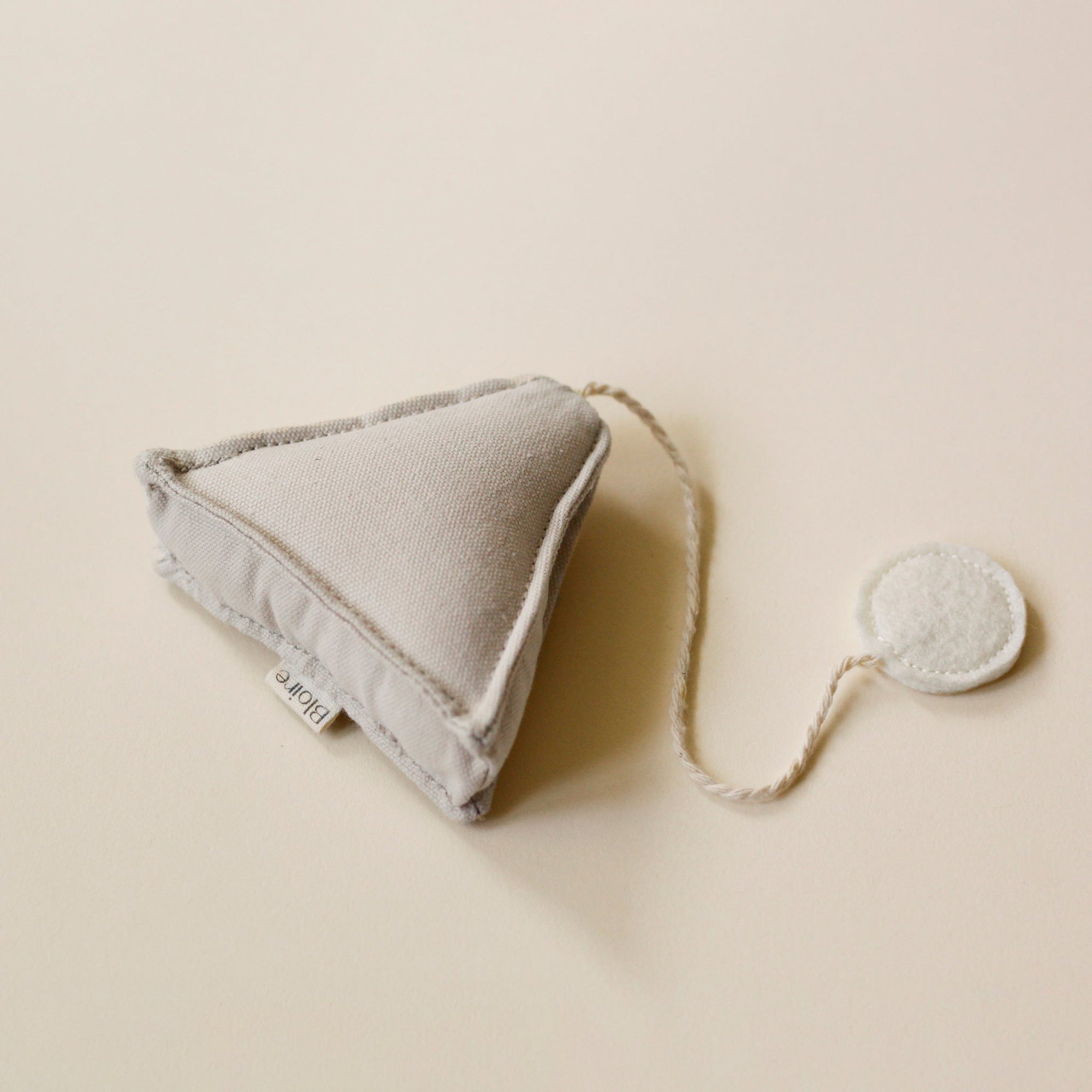 Bloire | Cat Toy Tea Time