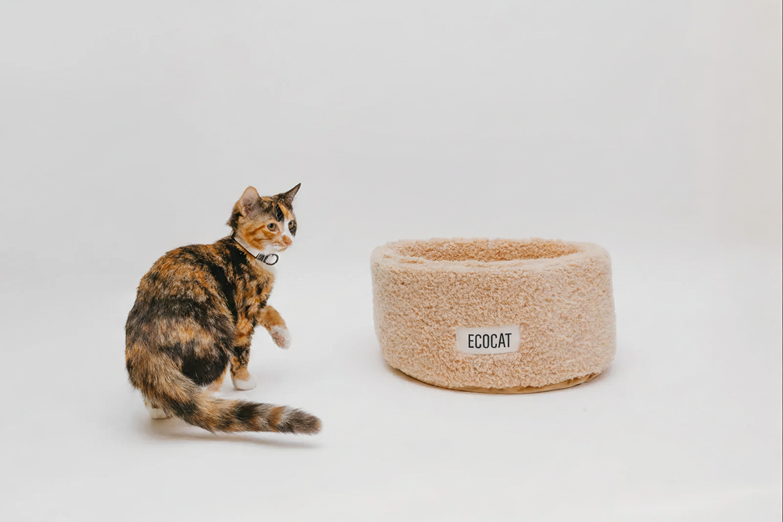 Ultra-Soft Sherpa Cat Bed – Plush Comfort for Cats