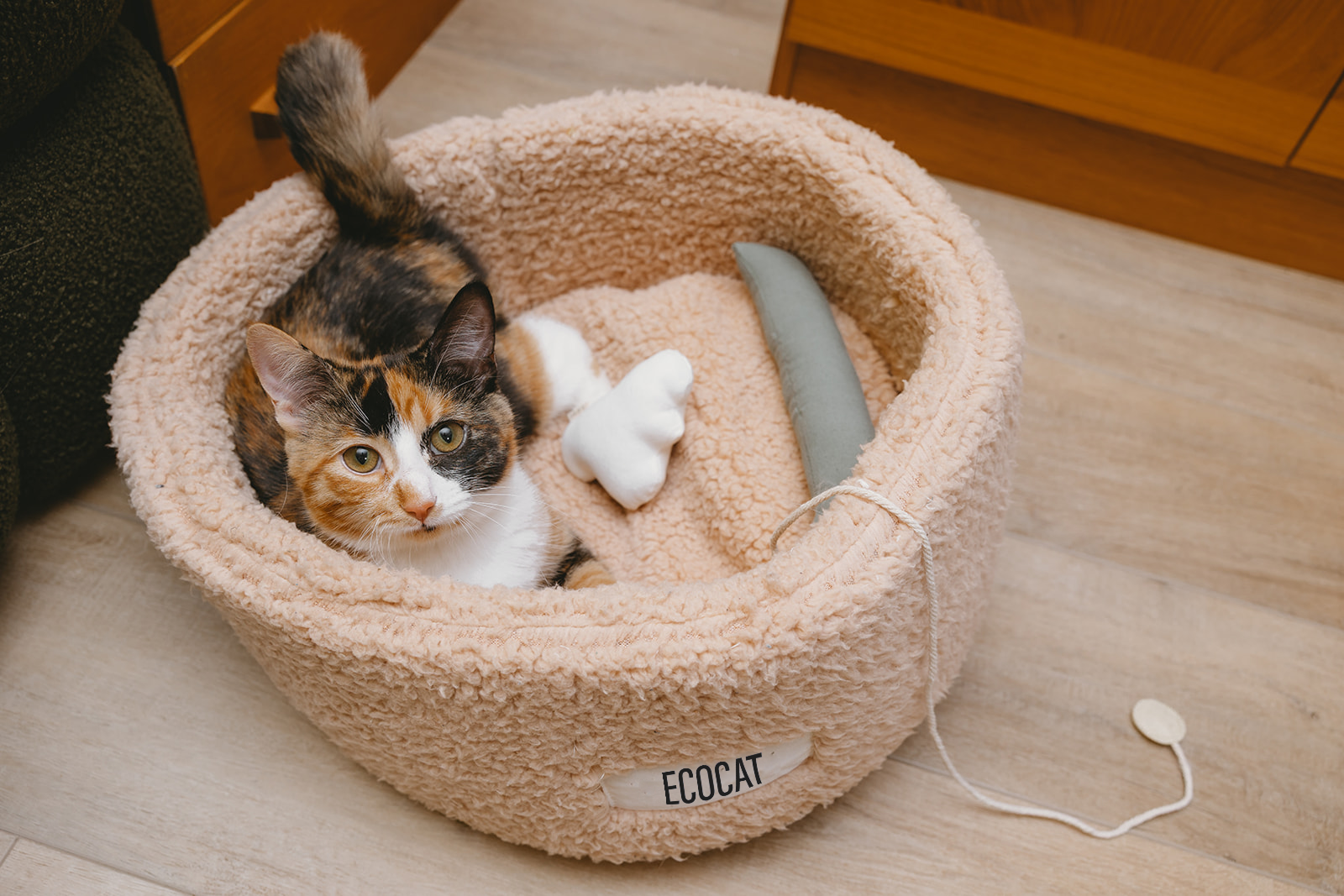 Ultra-Soft Sherpa Cat Bed – Plush Comfort for Cats – Ecocat Litter